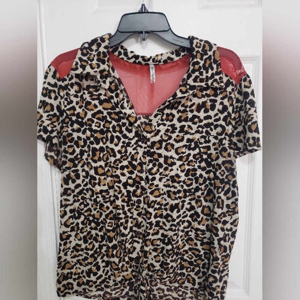 Reckless Hearts Leopard Print Women's Top with Red Accents Size 1X